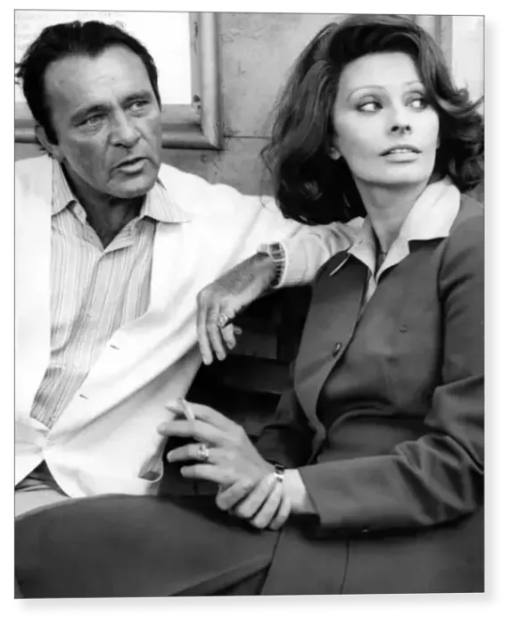 Print : Richard Burton and Sophia Loren, actors filming Brief Encounter Print : Richard Burton and Sophia Loren, actors filming Brief Encounter
