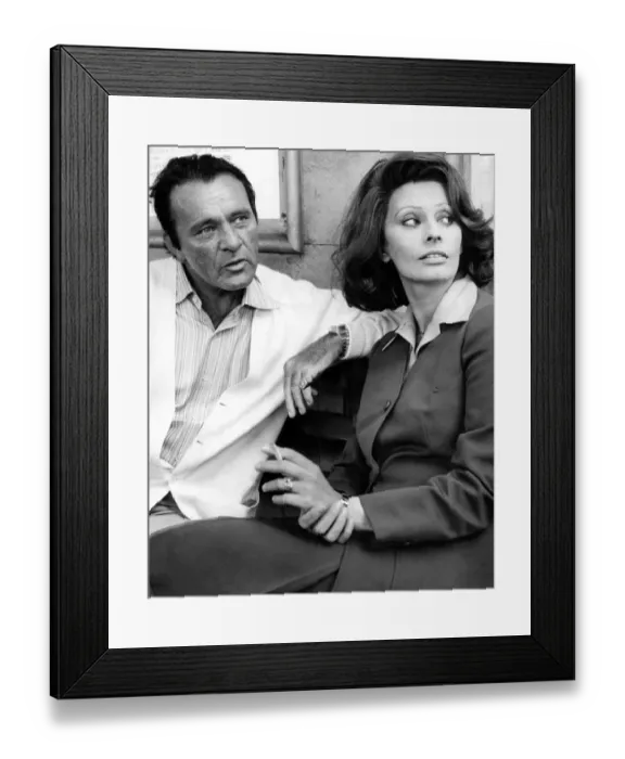 Framed Print : Richard Burton and Sophia Loren, actors filming Brief Encounter Framed Print : Richard Burton and Sophia Loren, actors filming Brief Encounter
