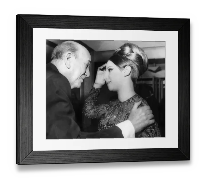 Framed Print : Barbra Streisand with Noel Coward in 1966 Framed Print : Barbra Streisand with Noel Coward in 1966