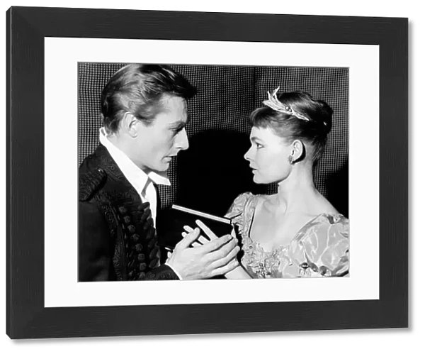John Neville as Hamlet and Judi Dench as Ophelia in 1957