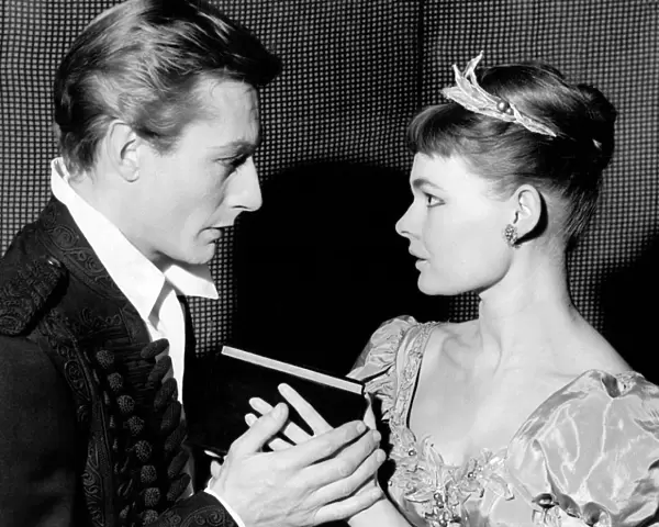 John Neville as Hamlet and Judi Dench as Ophelia in 1957