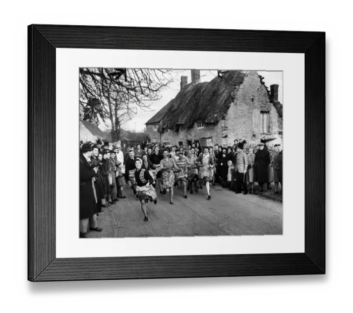 Framed Print : Women taking part in the annual pancake at Olney in Buckinghamshire Framed Print : Women taking part in the annual pancake at Olney in Buckinghamshire