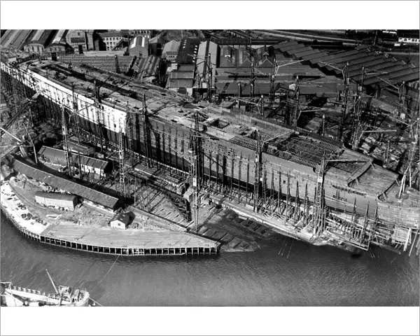 RMS Queen Mary under construction at Clydebank