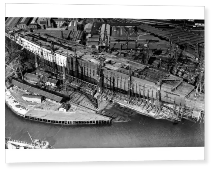 Print : RMS Queen Mary under construction at Clydebank Print : RMS Queen Mary under construction at Clydebank