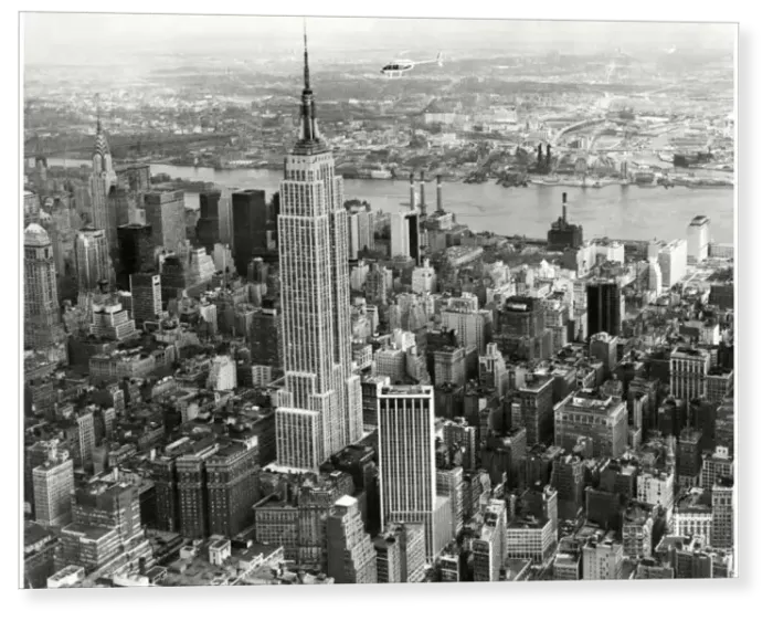 Print : Aerial view of the Empire State Building in New York Print : Aerial view of the Empire State Building in New York