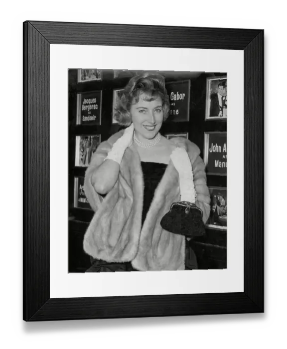 Framed Print : Vera Lynn in 1959 Framed Print : Vera Lynn in 1959