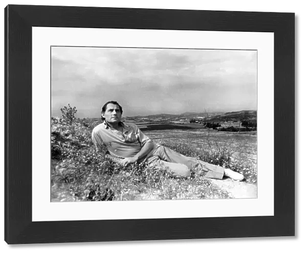 Robert Shaw, actor relaxing in countryside, 1975