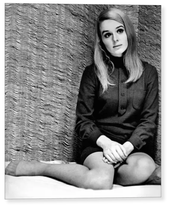 Print : Sinead Cusack in 1968 Print : Sinead Cusack in 1968