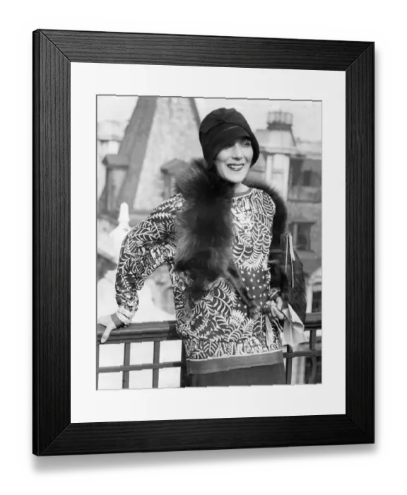 Framed Print : Dolores del Rio Framed Print : Dolores del Rio