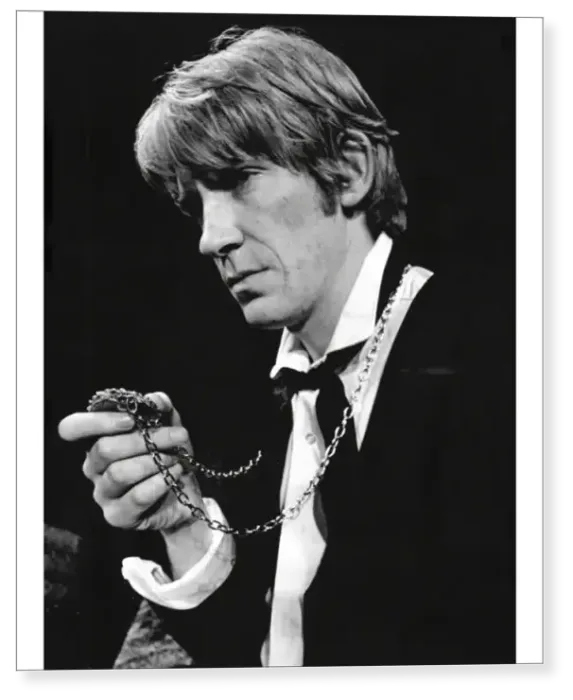 Print : David Warner as Hamlet Print : David Warner as Hamlet