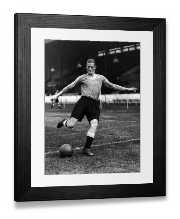 Framed Print : George Barber playing for Chelsea FC in 1934