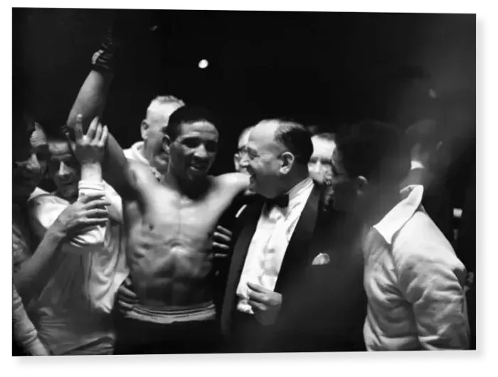 Print : Scene at the end of the Sugar Ray Robinson v Randolph Turpin fight 1951