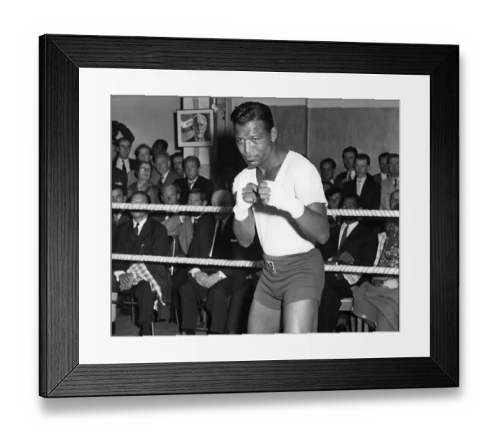 Framed Print : Sugar Ray Robinson in 1962 Framed Print : Sugar Ray Robinson in 1962