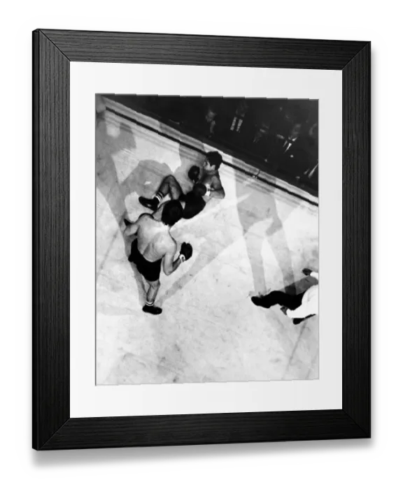 Framed Print : Billy Walker v Jose Menno, heavyweight fight at the Royal Albert Hall Framed Print : Billy Walker v Jose Menno, heavyweight fight at the Royal Albert Hall