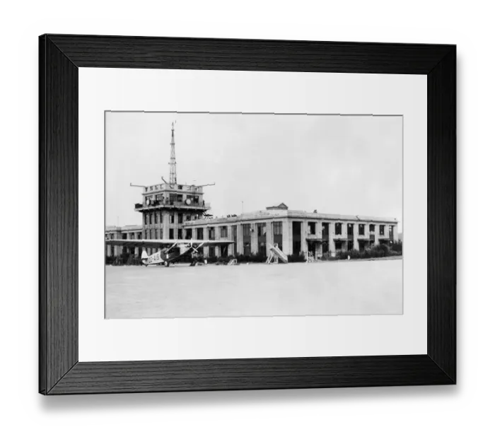 Framed Print : Croydon Aerodrome, with aircraft, 1934 Framed Print : Croydon Aerodrome, with aircraft, 1934