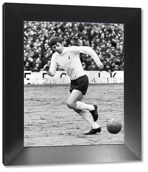 Martin Peters in action for Spurs