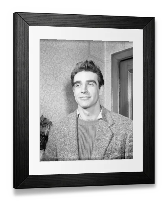 Framed Print : Sean Connery in 1957 Framed Print : Sean Connery in 1957