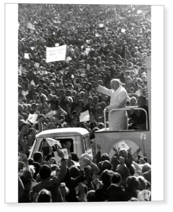 Print : Pope John Paul II at Phoenix Park in Dublin during the first day of his visit to Ireland 1979 Print : Pope John Paul II at Phoenix Park in Dublin during the first day of his visit to Ireland 1979
