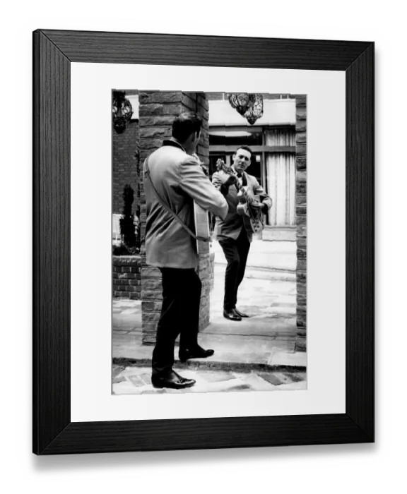 Framed Print : Carl Perkins in London 1964 Framed Print : Carl Perkins in London 1964