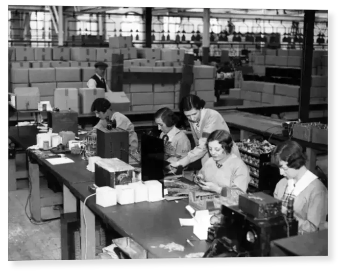 Print : Women at work in the Ferranti Radio works Print : Women at work in the Ferranti Radio works