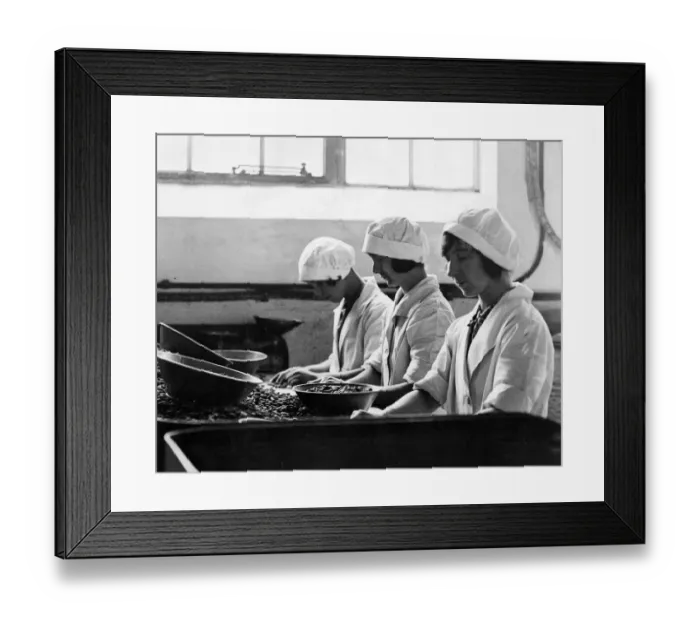 Framed Print : Workers at Frys Cocoa and Chocolate Works Framed Print : Workers at Frys Cocoa and Chocolate Works