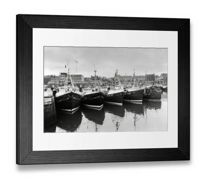 Framed Print : Fishing trawlers at Peterhead Harbour