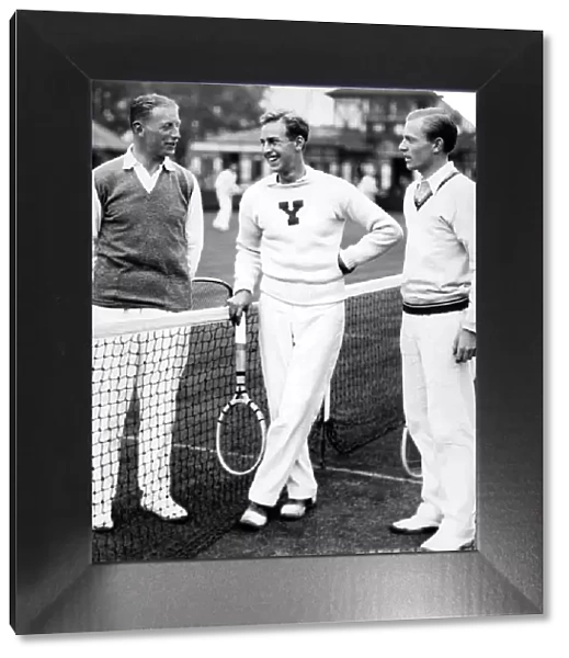 Max Woosnam (left) All-round sportsman. Pictured at Didsbury with tennis players from Yale and Harvard Universities