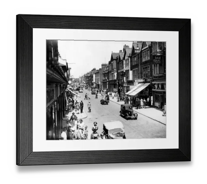 Framed Print : The high street in Southend-on-Sea in 1937 Framed Print : The high street in Southend-on-Sea in 1937