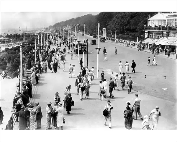 The promenade at Westcliffe-on-Sea in Essex in 1935