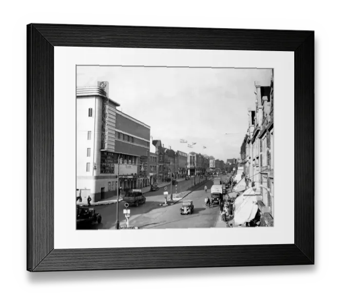 Framed Print : The High Street in Bromley, Kent in 1938 Framed Print : The High Street in Bromley, Kent in 1938