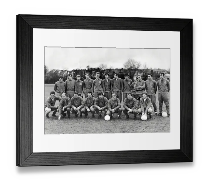 Framed Print : England Football team, 1969 Framed Print : England Football team, 1969