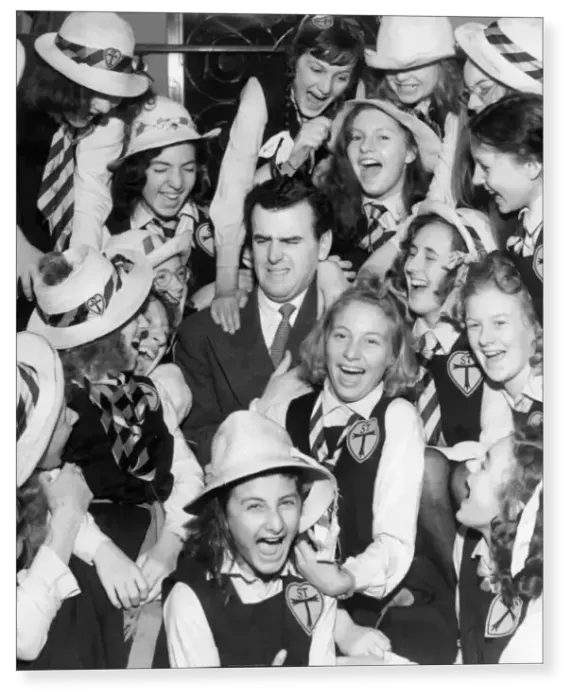 Print : George Cole at the St Trinians premiere Print : George Cole at the St Trinians premiere
