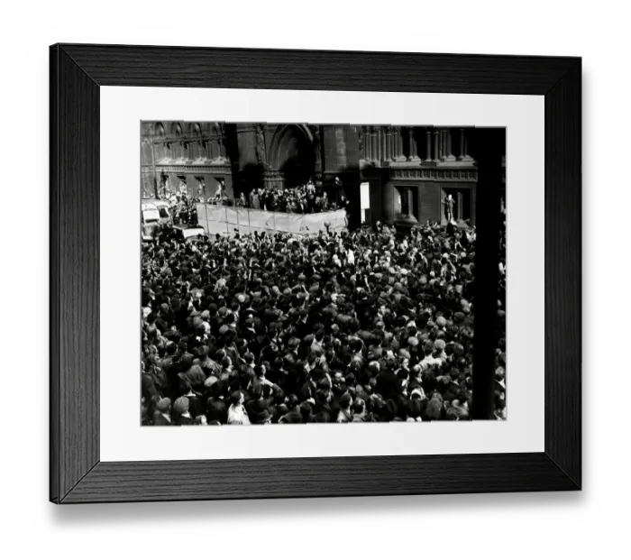 Framed Print : Bradford Northern arrive home with the Rugby League Cup 1949 Framed Print : Bradford Northern arrive home with the Rugby League Cup 1949