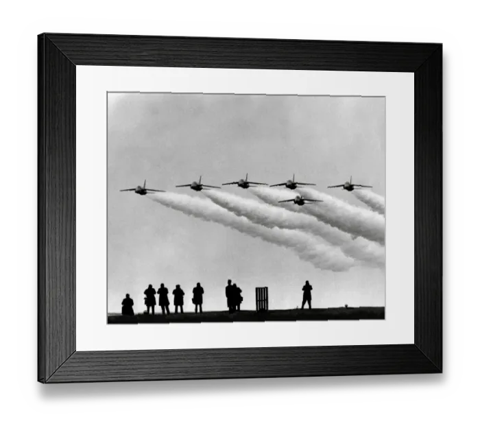 Framed Print : The Red Arrows at RAF Little Rissington Framed Print : The Red Arrows at RAF Little Rissington