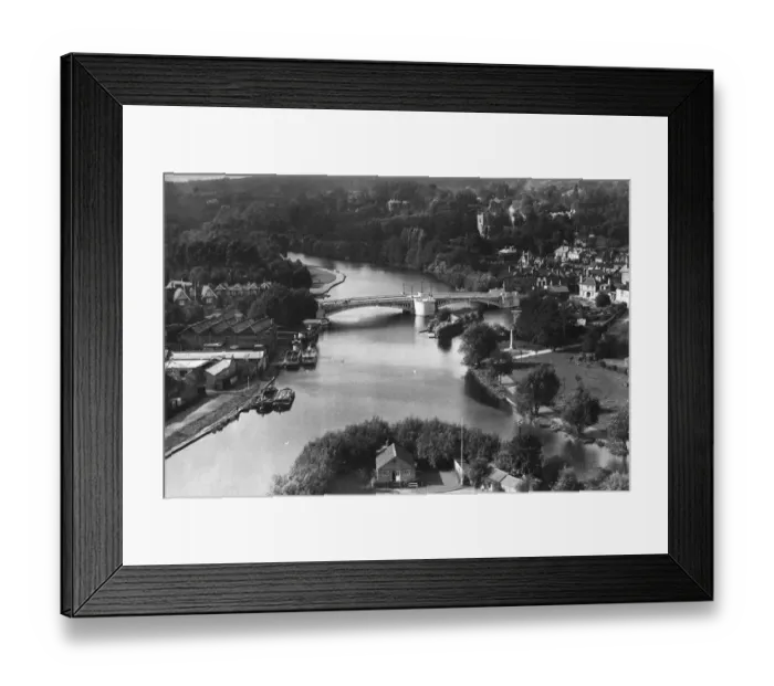Framed Print : Aerial view of Caversham Bridge in Reading, Berkshire Framed Print : Aerial view of Caversham Bridge in Reading, Berkshire