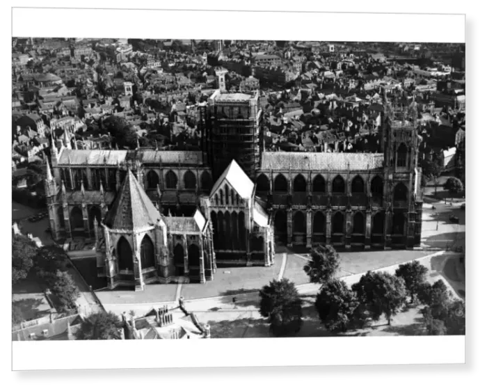 Print : York Minster, 1952 Print : York Minster, 1952