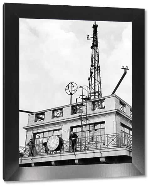 Control tower at Croydon airport, 1939