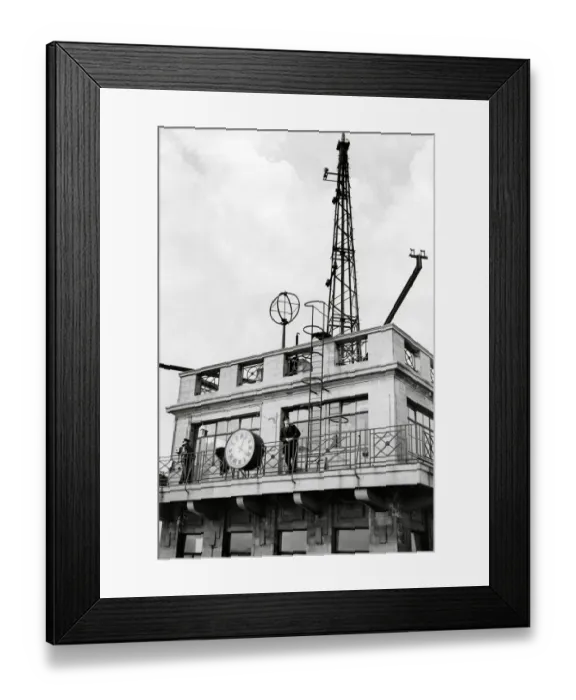 Framed Print : Control tower at Croydon airport, 1939 Framed Print : Control tower at Croydon airport, 1939