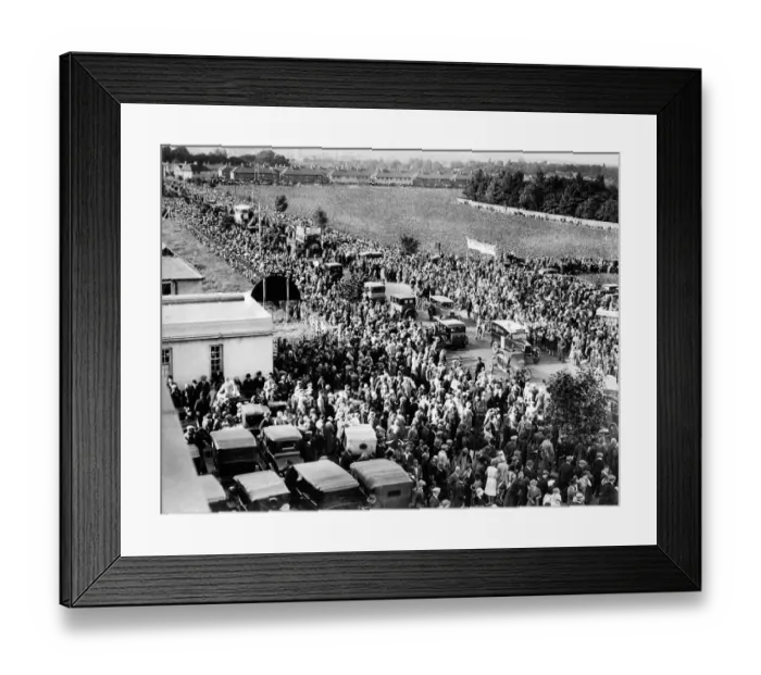 Framed Print : Crowds gather near Croydon aerodrome to welcome Amy Johnsons homecoming from Australia 1930 Framed Print : Crowds gather near Croydon aerodrome to welcome Amy Johnsons homecoming from Australia 1930