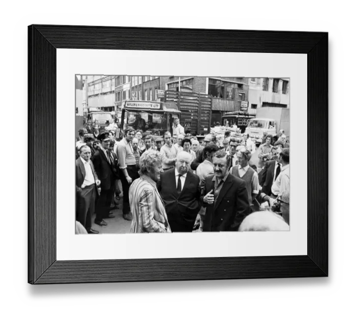 Framed Print : Alfred Hitchcock with actors Barry Foster andBernardCribbinson the set of Frenzy in 1971 Framed Print : Alfred Hitchcock with actors Barry Foster andBernardCribbinson the set of Frenzy in 1971