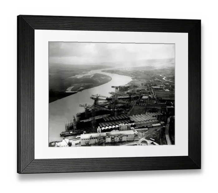 Framed Print : John Browns Shipyard, Clydebank, 1957 Framed Print : John Browns Shipyard, Clydebank, 1957
