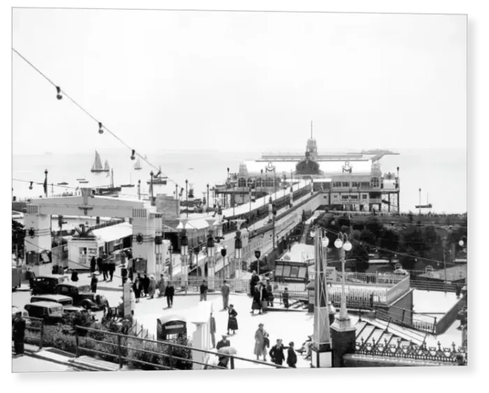 Print : Southend Pier 1937 Print : Southend Pier 1937