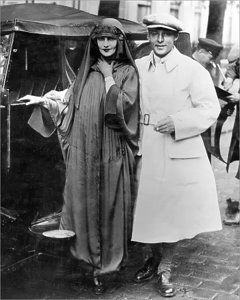 Rudolph Valentino and his wife Natacha Rambova in 1923
