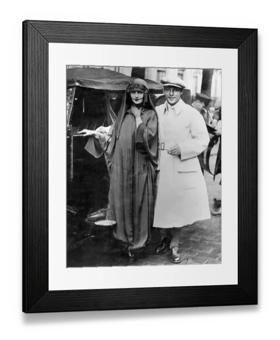 Framed Print : Rudolph Valentino and his wife Natacha Rambova in 1923 Framed Print : Rudolph Valentino and his wife Natacha Rambova in 1923