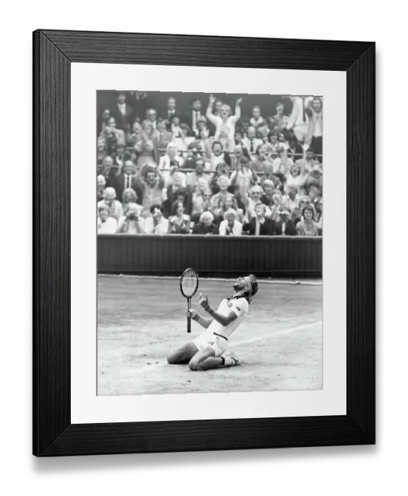 Framed Print : Bjorn Borg celebrates his fifth successive Wimbledon triumph 1980 Framed Print : Bjorn Borg celebrates his fifth successive Wimbledon triumph 1980