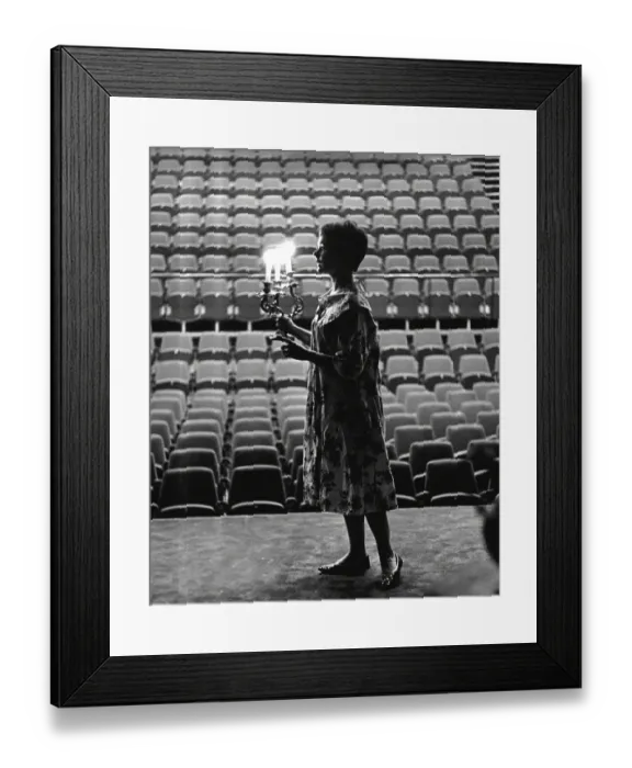 Framed Print : Judi Dench in 1965 Framed Print : Judi Dench in 1965