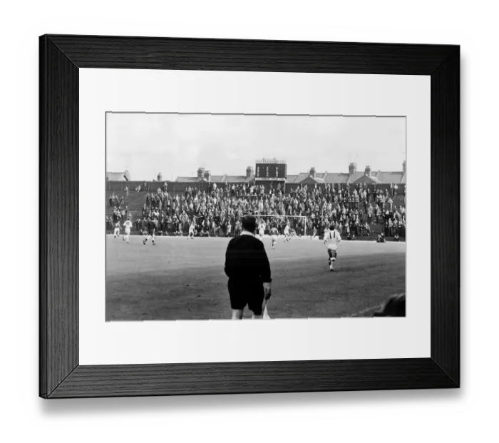 Framed Print : Luton Town v Bradford City 1965 Framed Print : Luton Town v Bradford City 1965