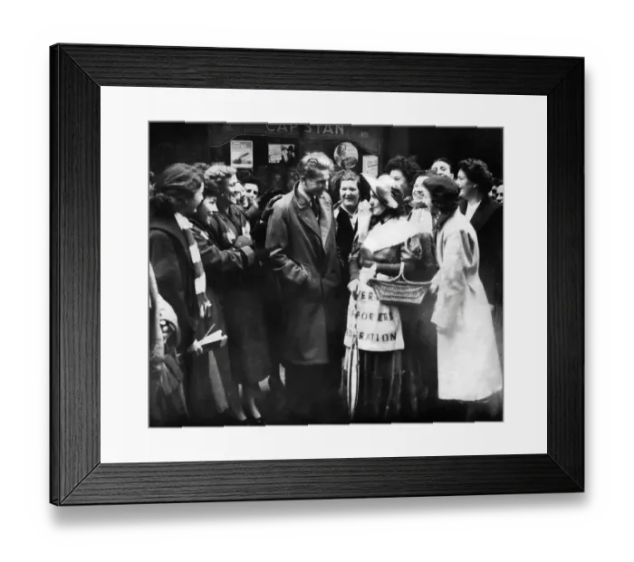 Framed Print : Dave Hickson, withEvertonFC mascot The Toffee Lady 1954 Framed Print : Dave Hickson, withEvertonFC mascot The Toffee Lady 1954