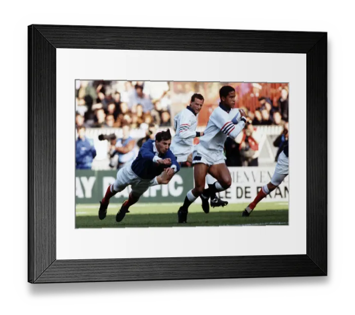 Framed Print : Jeremy Guscott in action at the 1991 Rugby World Cup Framed Print : Jeremy Guscott in action at the 1991 Rugby World Cup