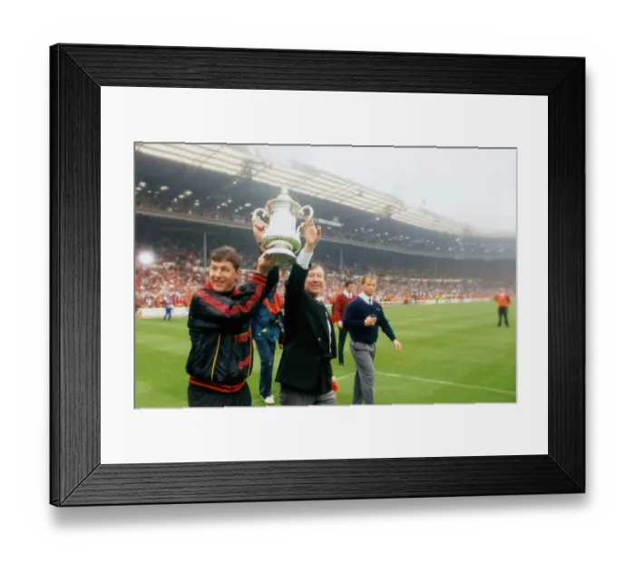 Framed Print : Brian Kidd and Alex Ferguson with the FA Cup Framed Print : Brian Kidd and Alex Ferguson with the FA Cup